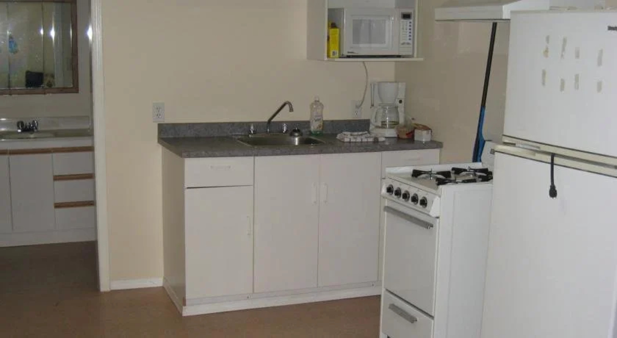 Fraser Bridge Inn & R.V Park