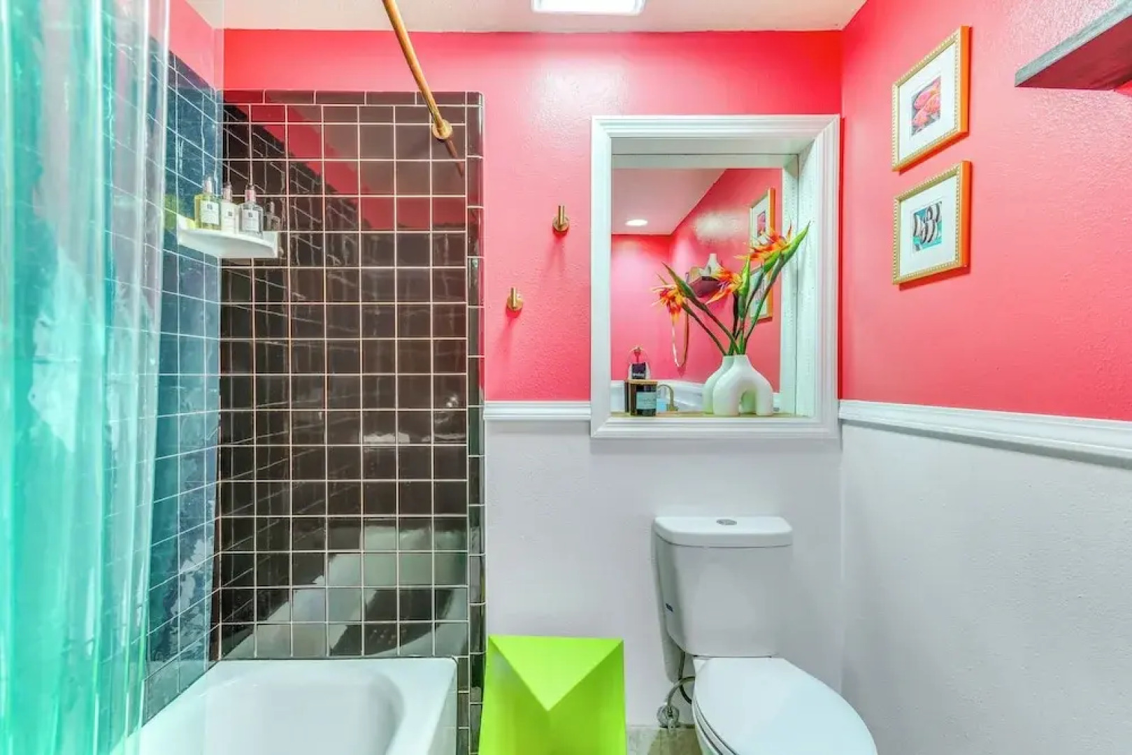 Retro-tropical Pensacola Home - 3 Mi to Downtown!