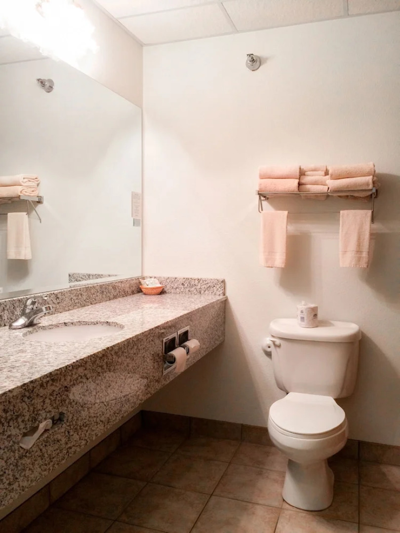 White Oak Inn & Suites