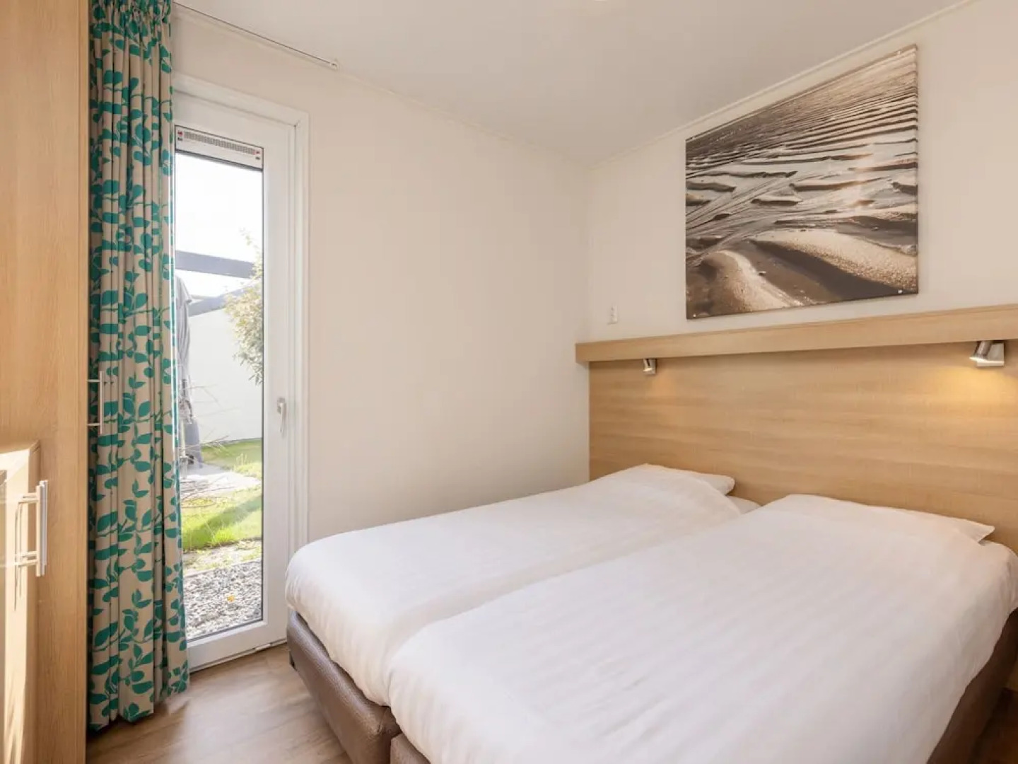 Single Storey Lodge With Dishwasher, Near the Beach