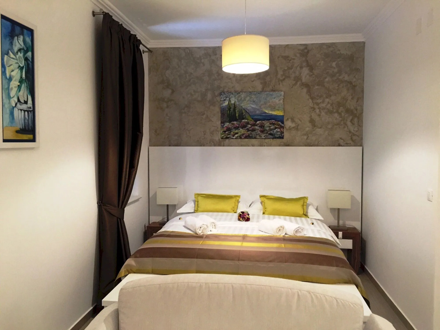 Boutique Pine Tree apartments