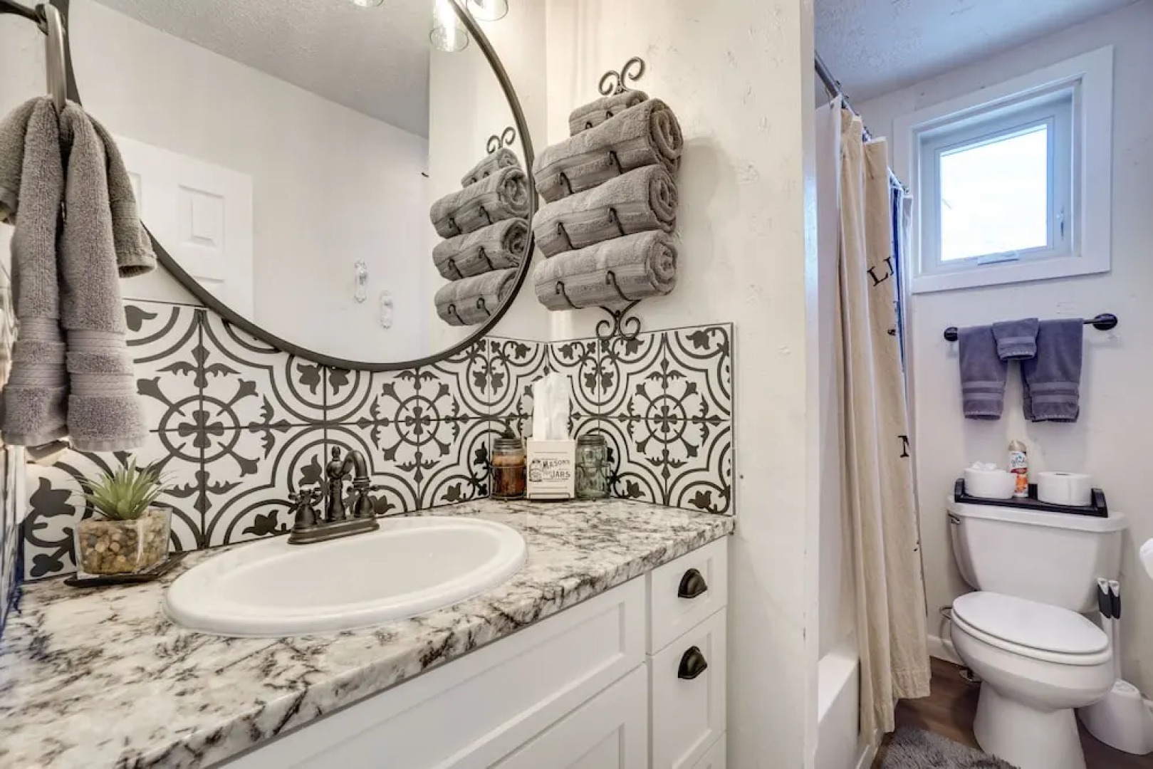 Walk to University: Dtown Laramie Home!