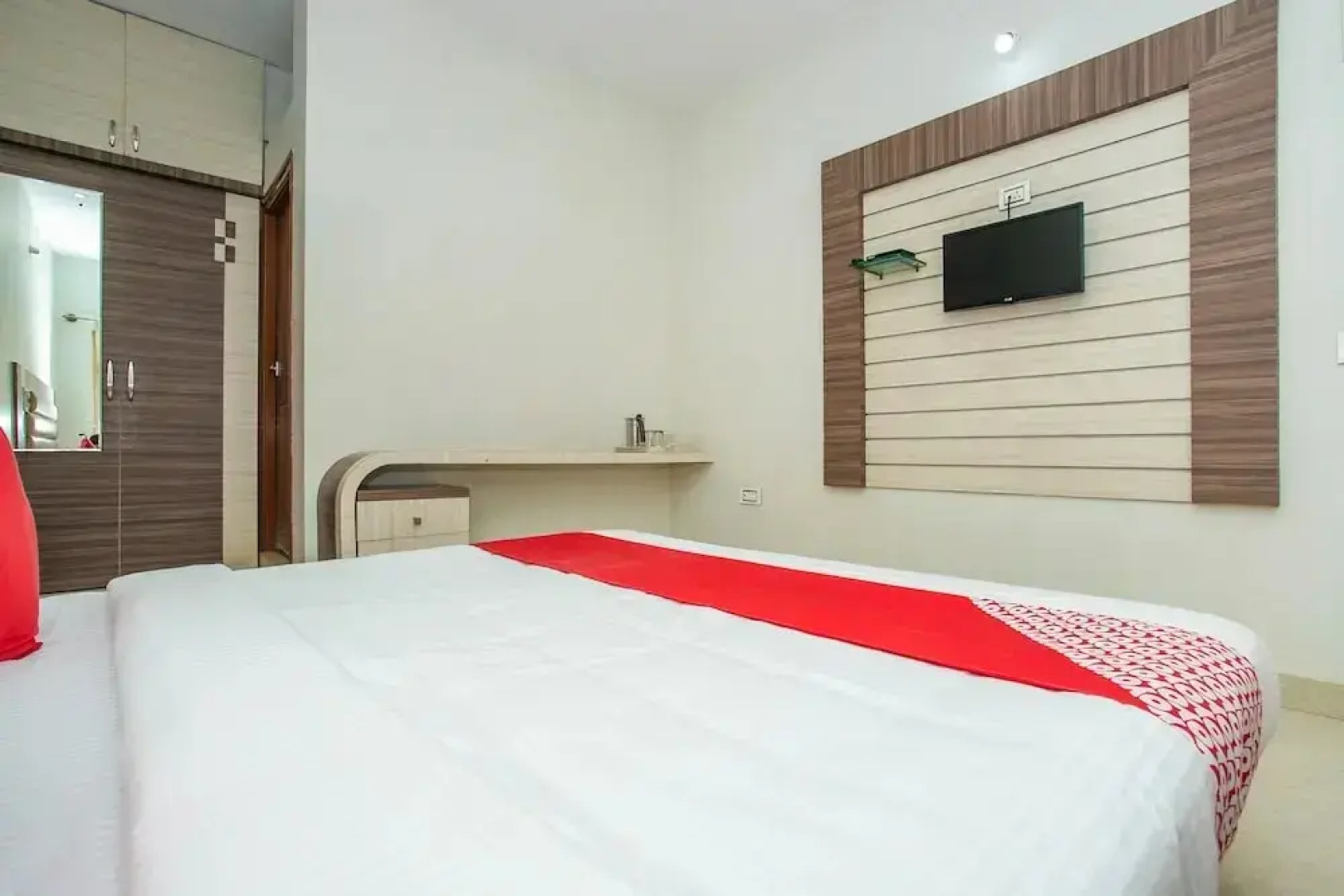 LG Residency by OYO Rooms