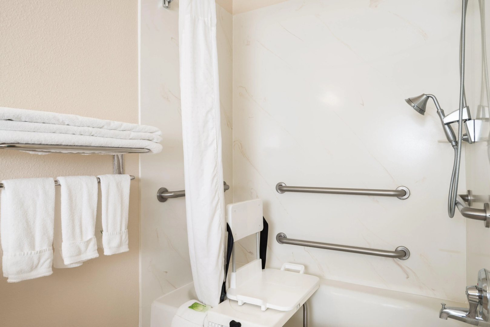 Holiday Inn Express & Suites Chowchilla - Yosemite Park Area by IHG
