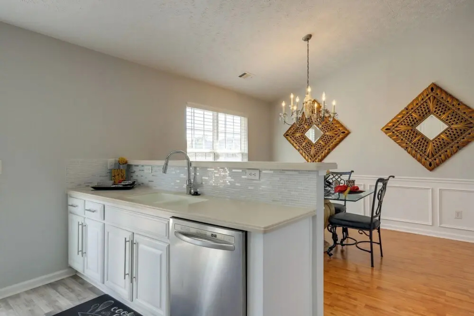 Spacious Georgia Home w/ Deck, Grills & Fireplace!