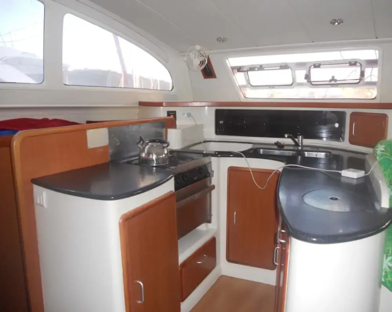 Tahiti Sail and Dive