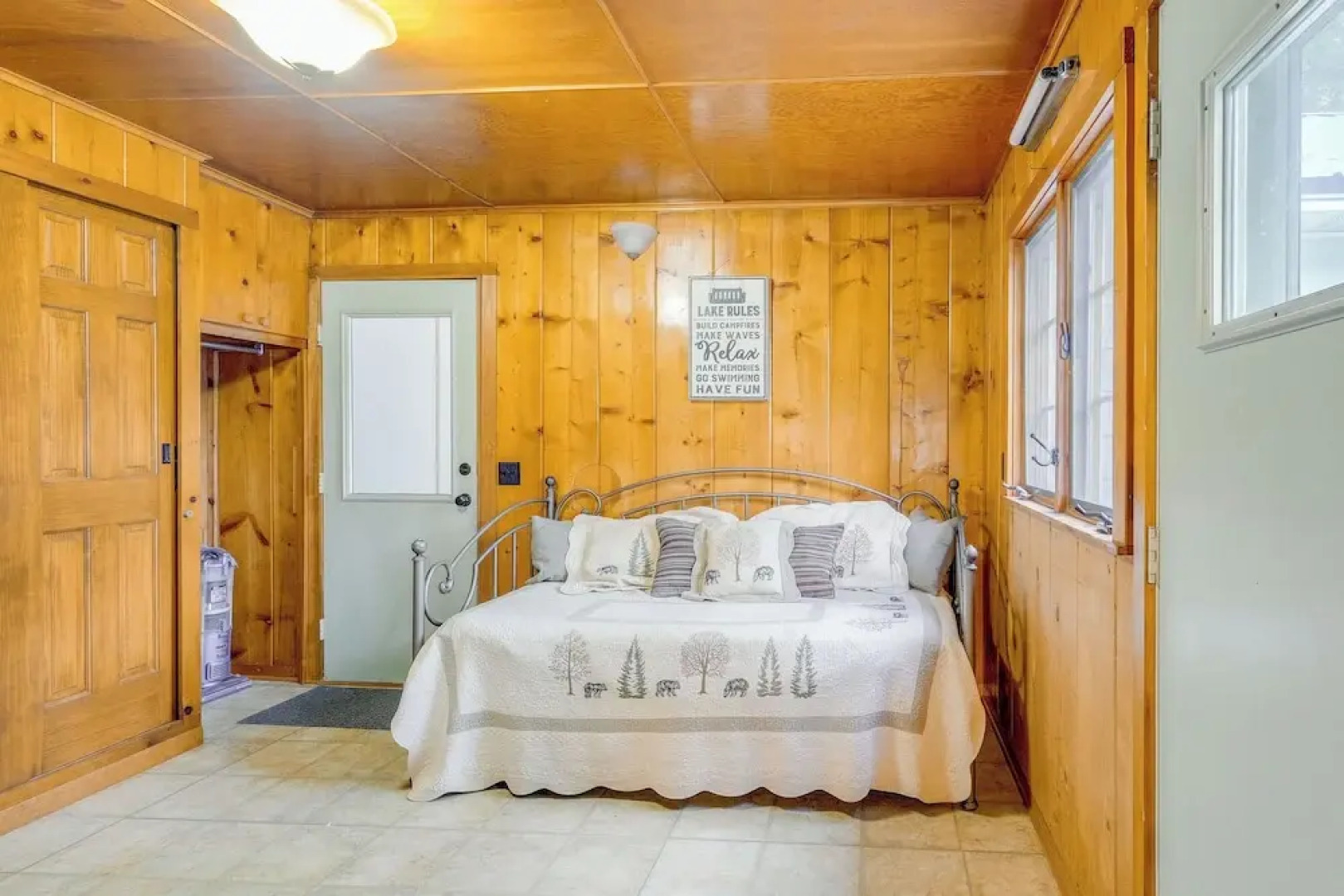 Rapid City Cottage w/ Patio Near Beach Access!