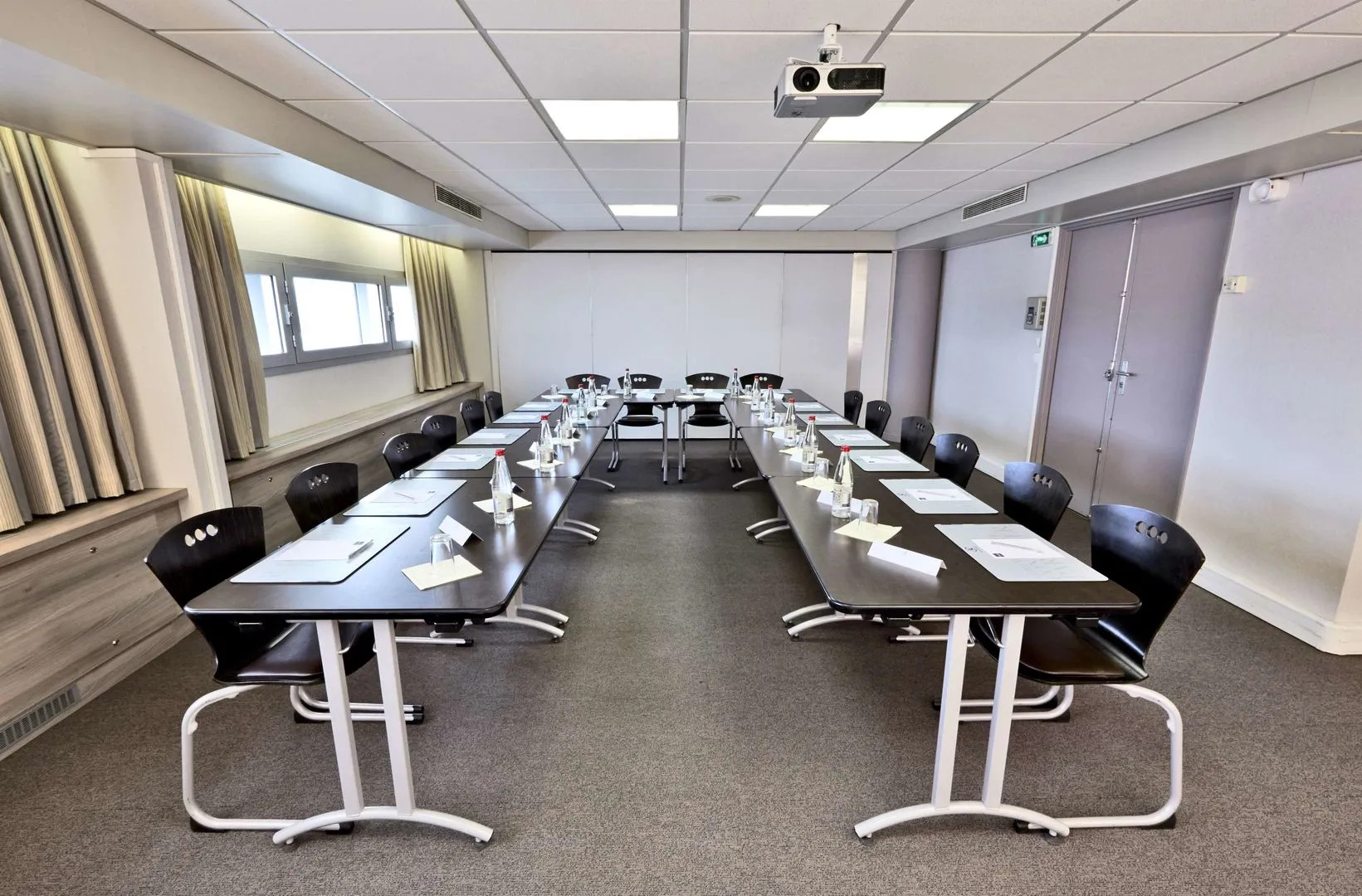 Hotel Campanile Le Bourget