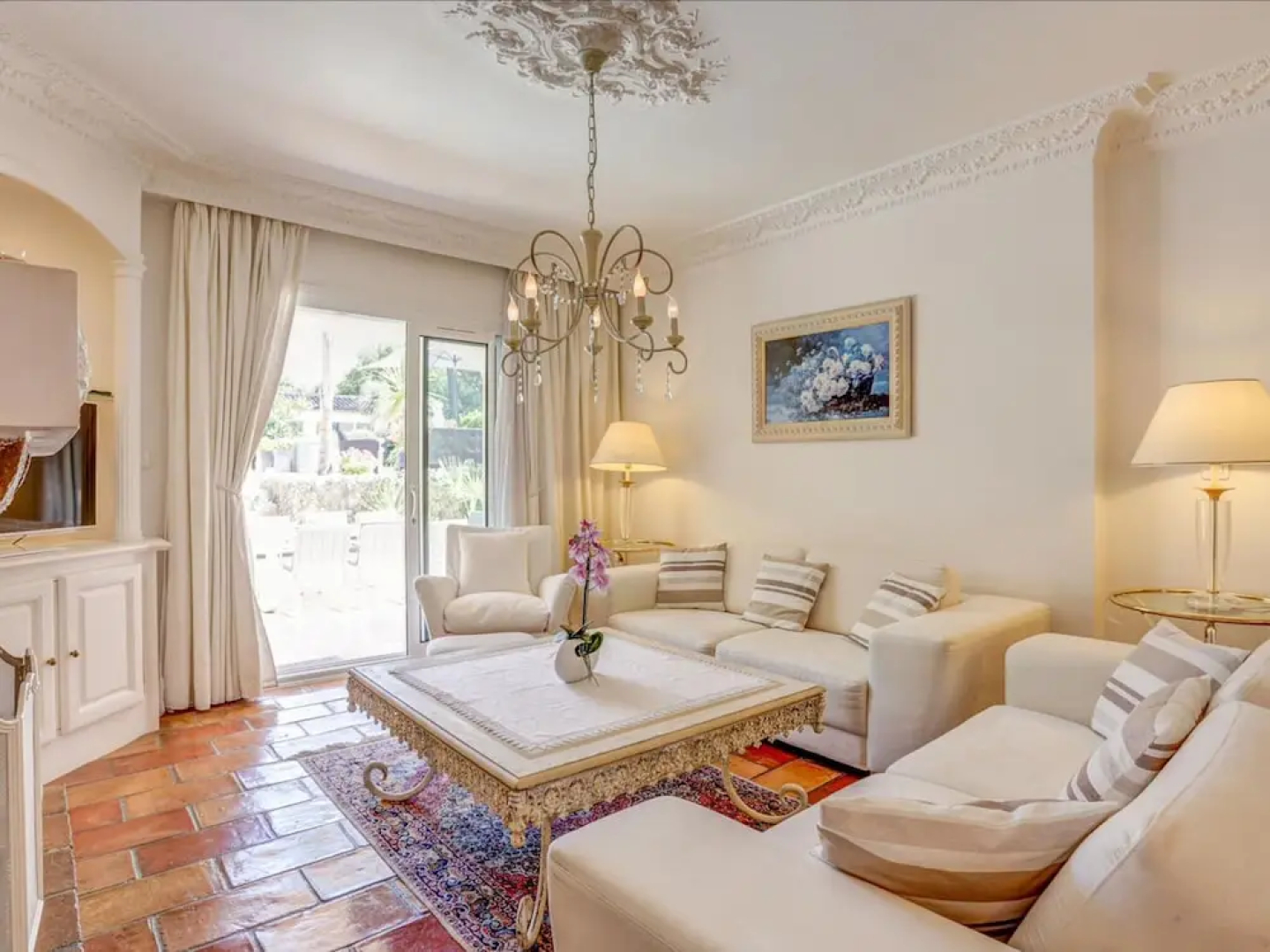 Lavish Villa in Mouans-sartoux With Sauna