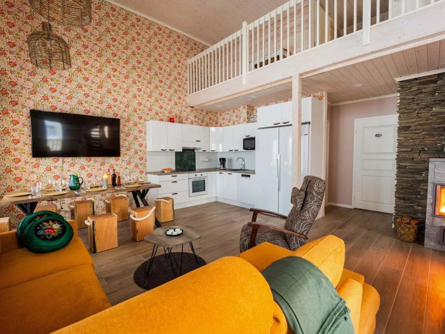 Villaroosa Hyv l Nkyl