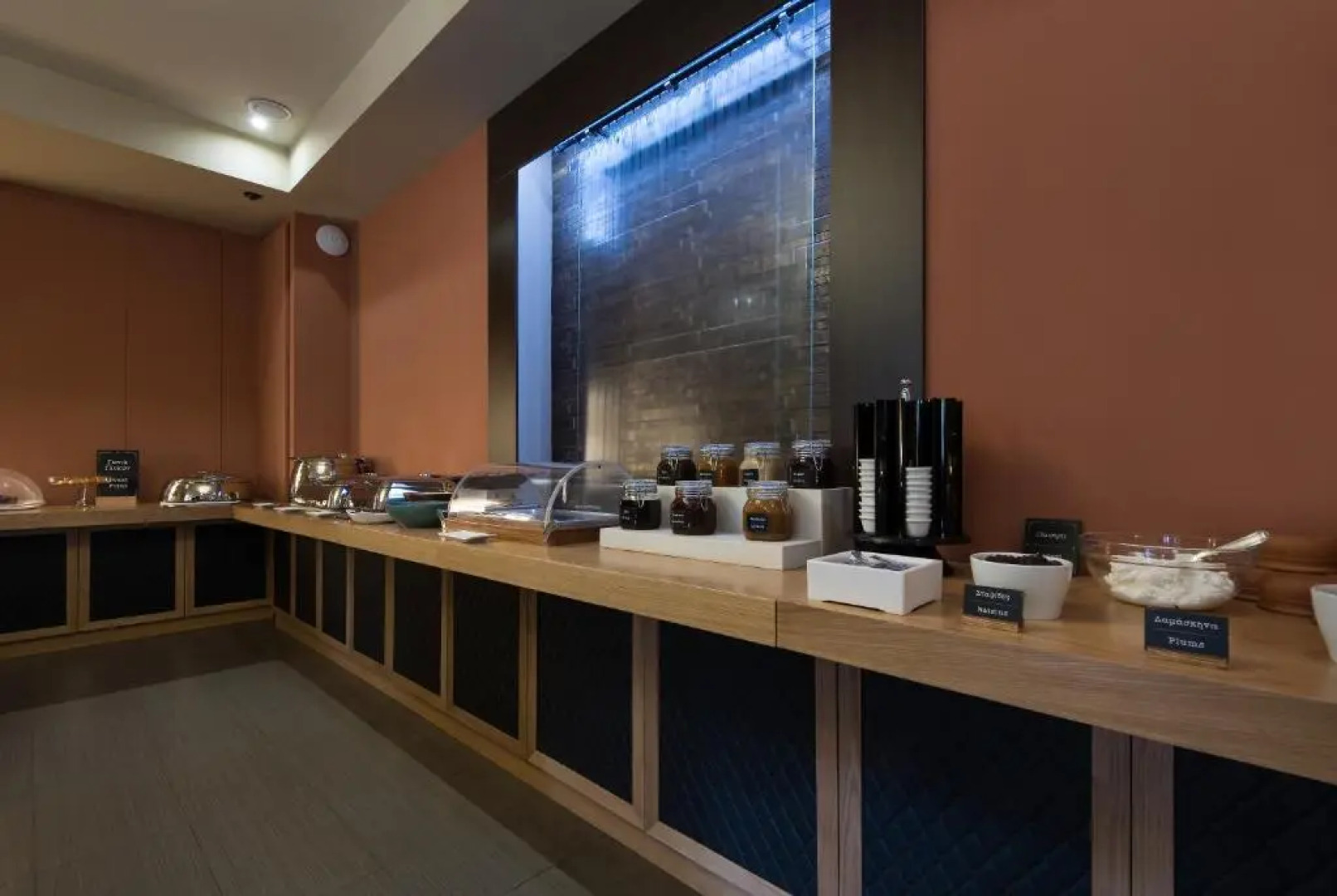 Lagadia 4 Seasons Hotel