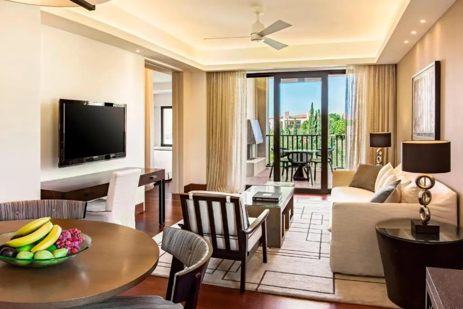 The Romanos, a Luxury Collection Resort