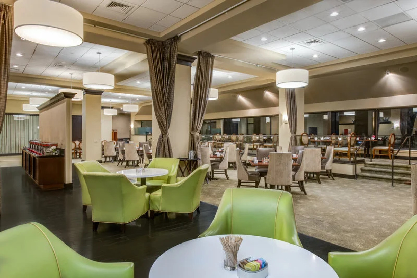 Crowne Plaza Hotel White Plains downtown