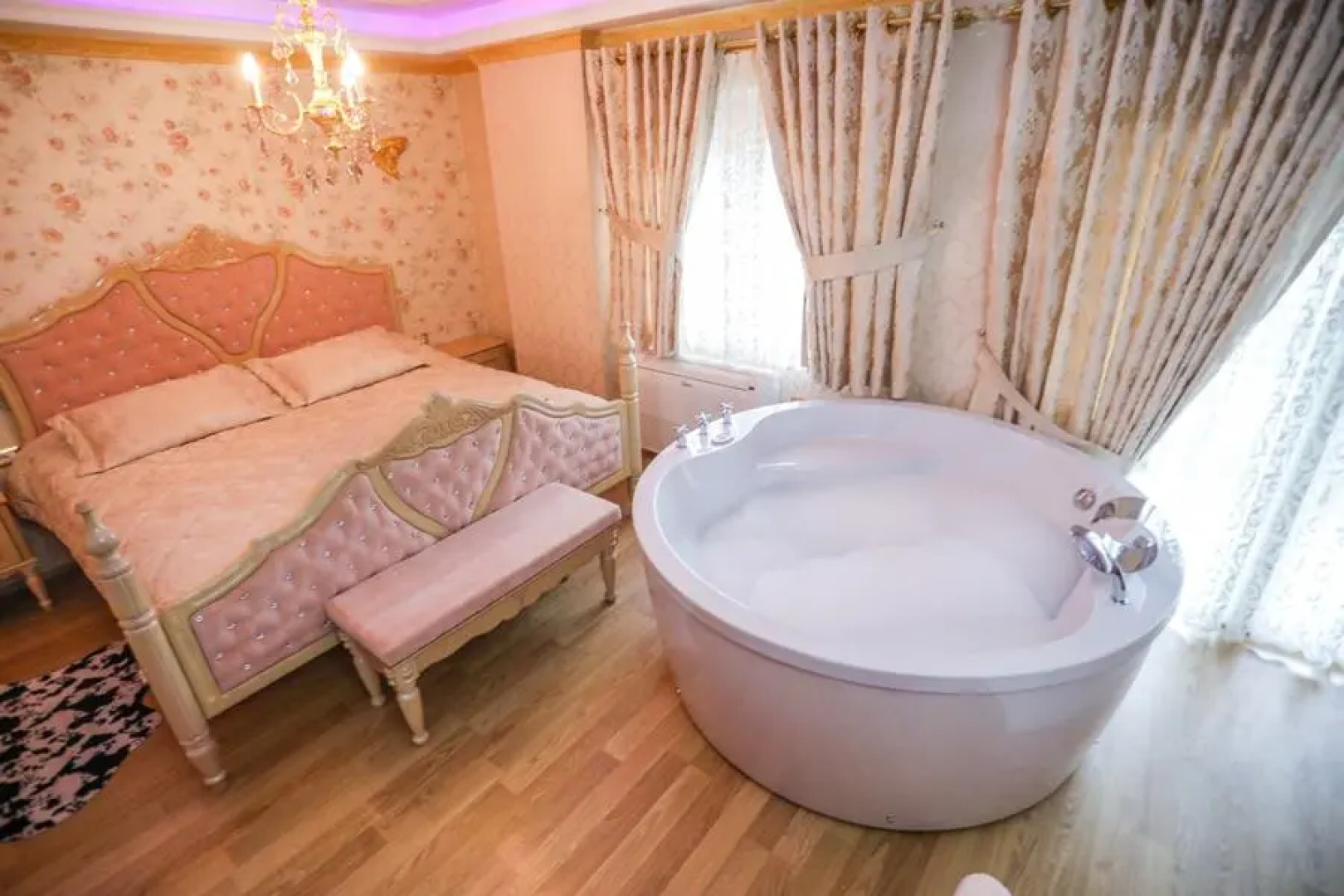 Luxurious Apartment Lake View