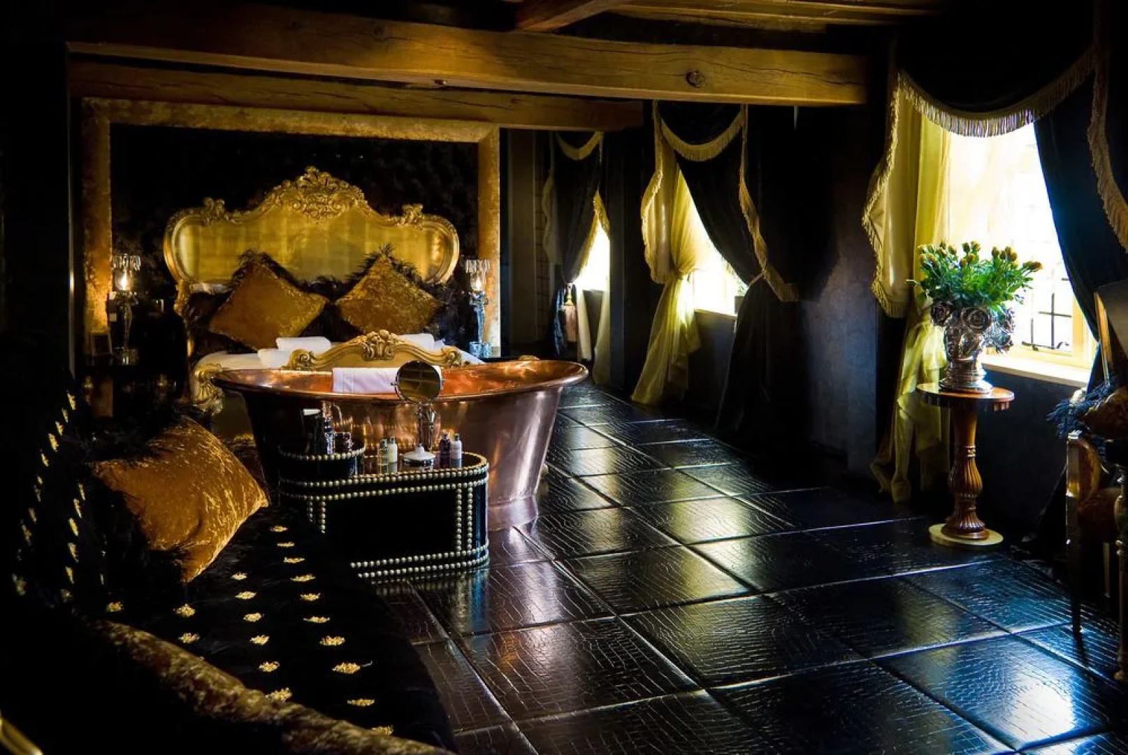 Crazy Bear Hotel-Beaconsfield