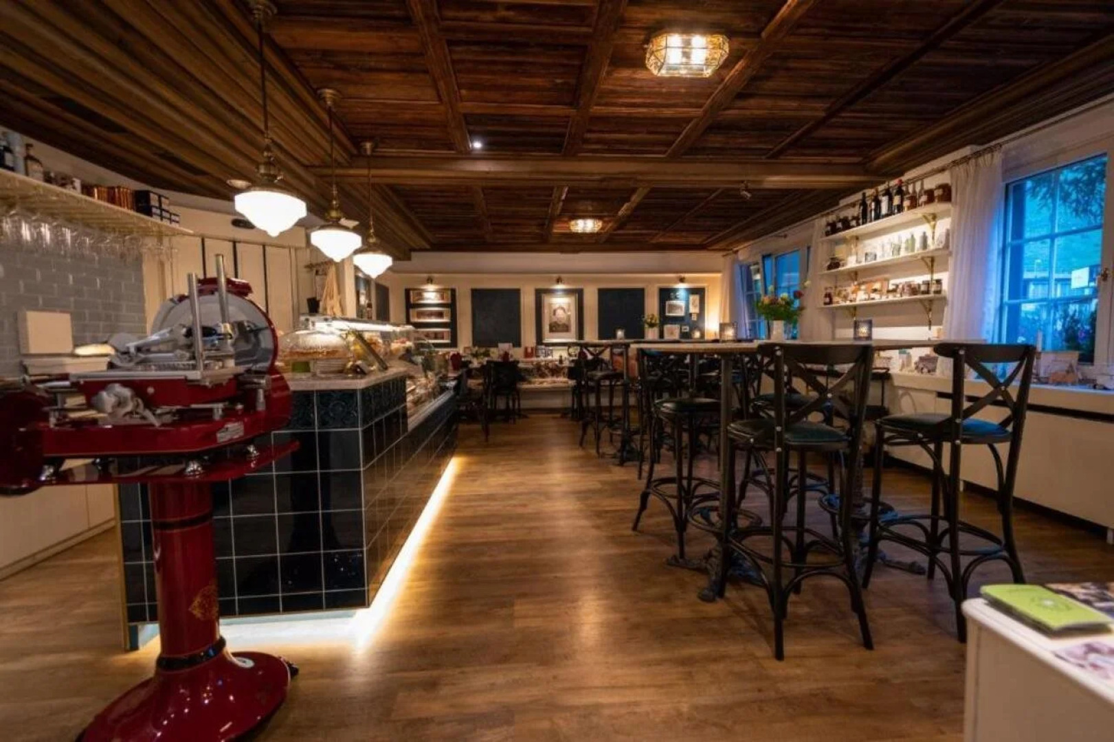 Le Mirabeau Hotel & Spa