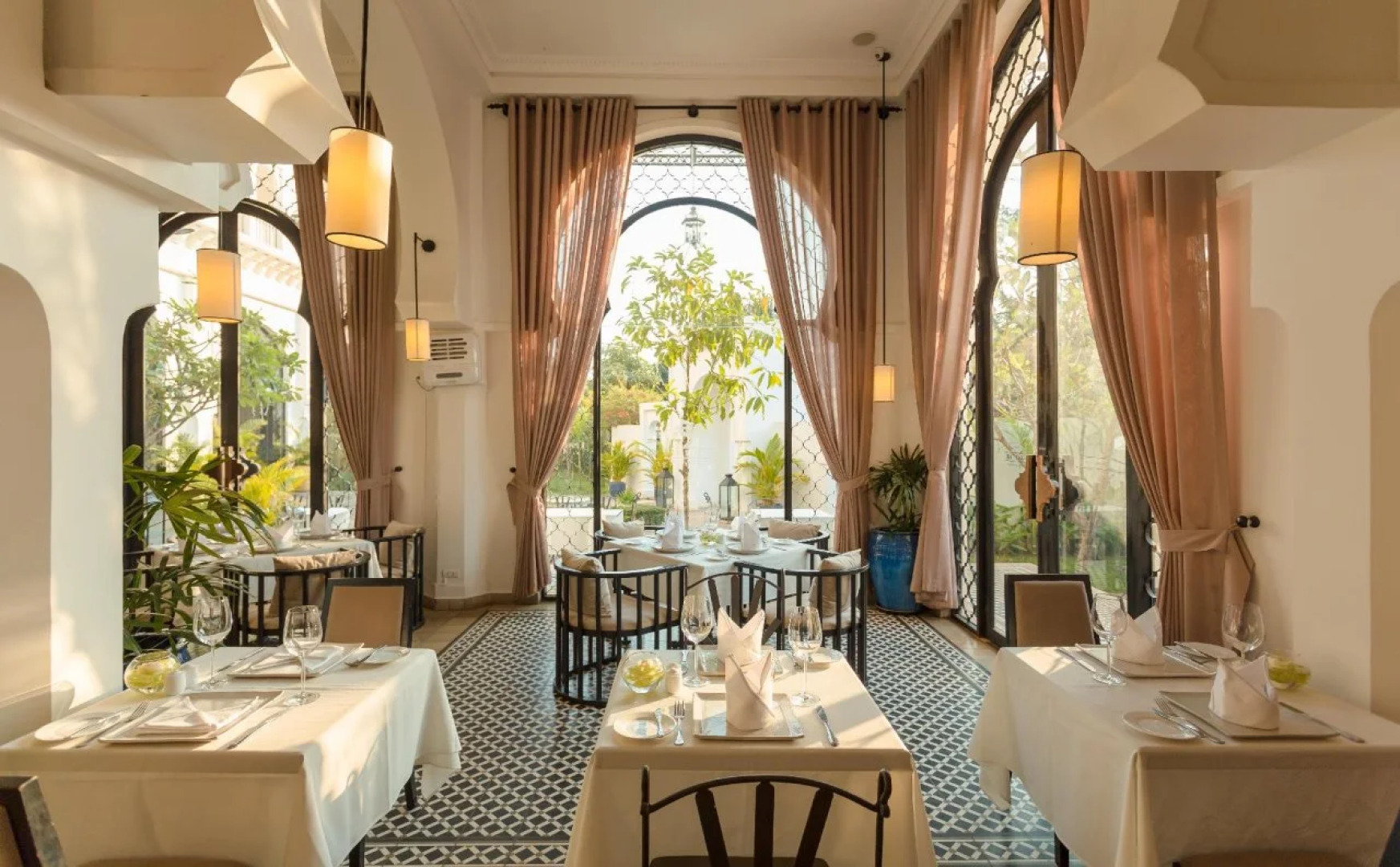 Курортный Oтель Sarai and Wander