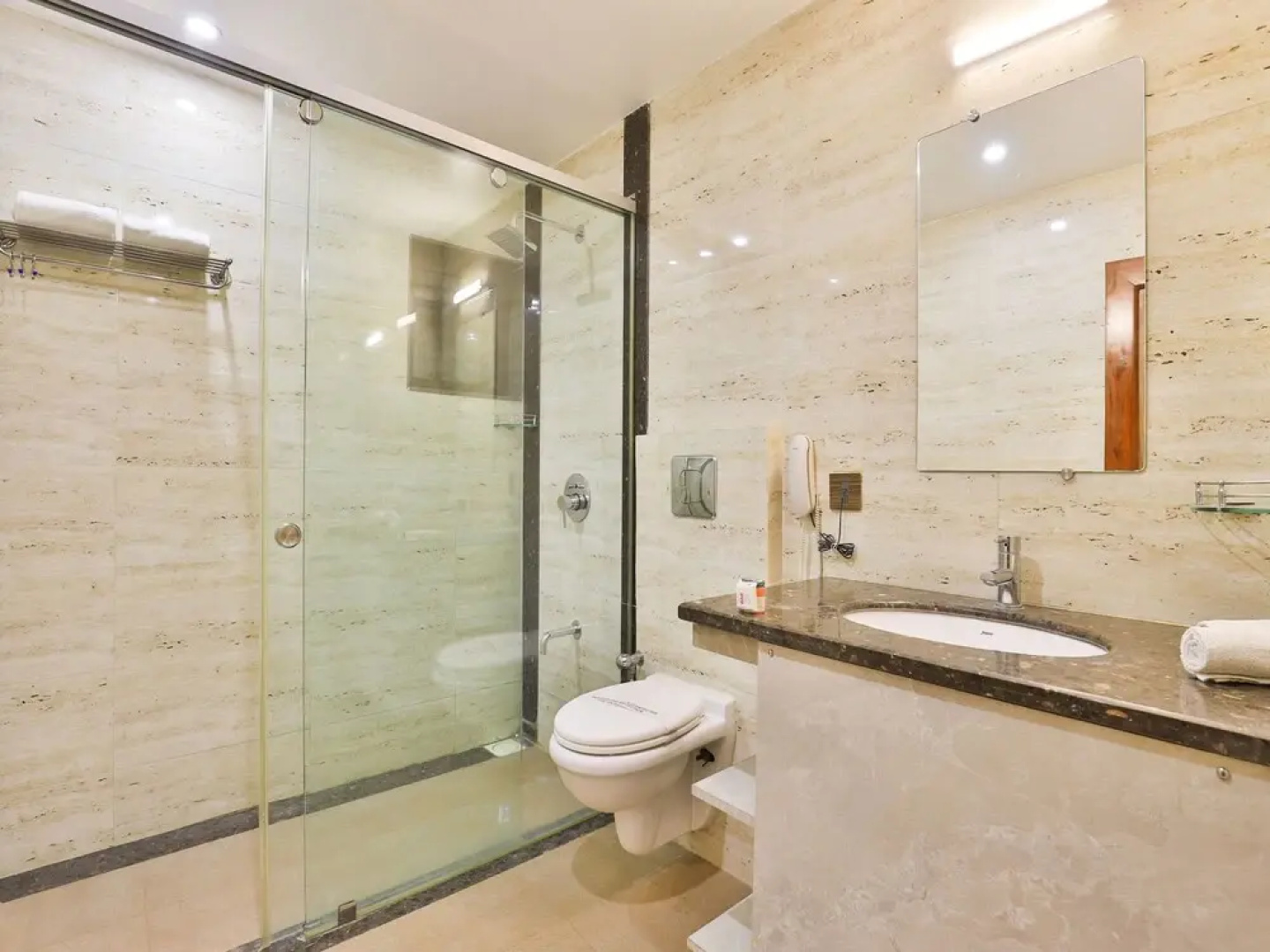 OYO 13420 Hotel Adendip Inn