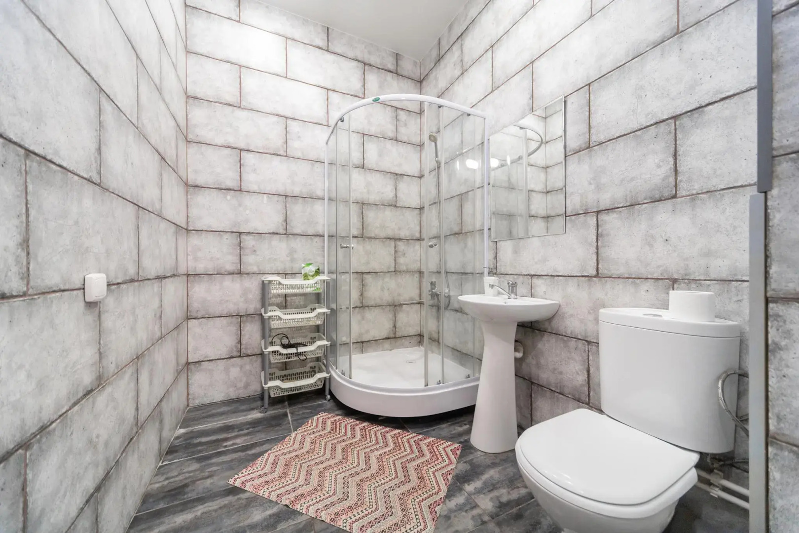 К энд К Апартментс на улице Крылова 17