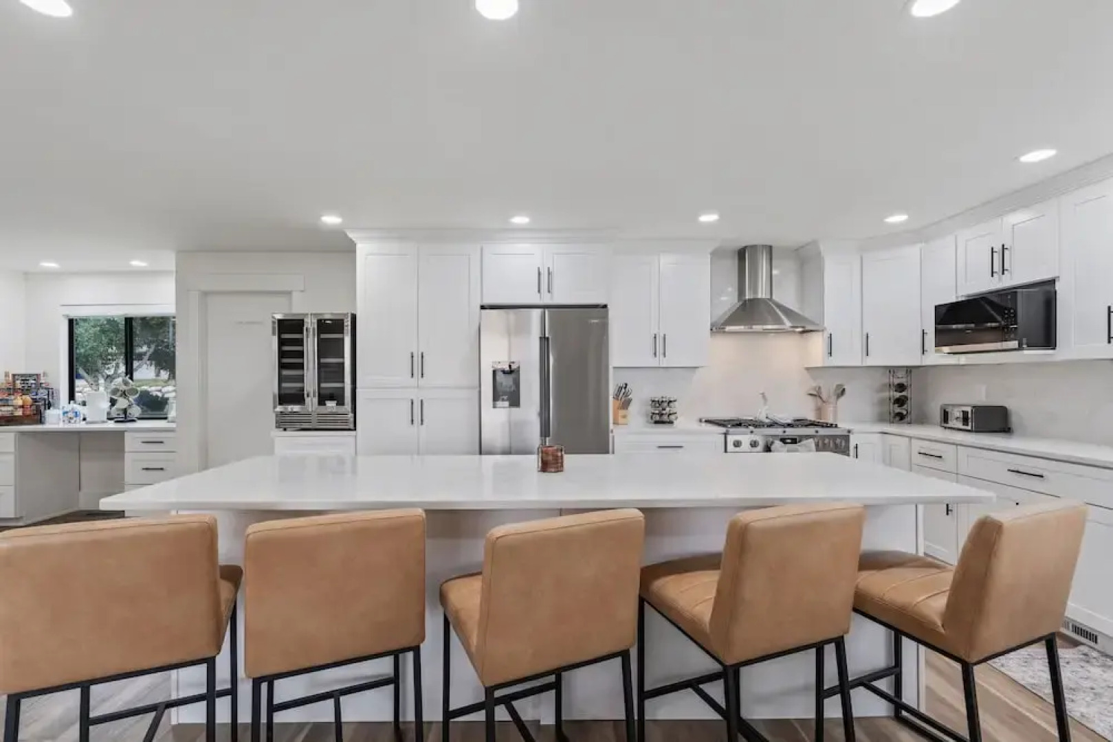 All-new Luxe Stay Views, Sauna & Hot Tub 7 Bedroom Villa