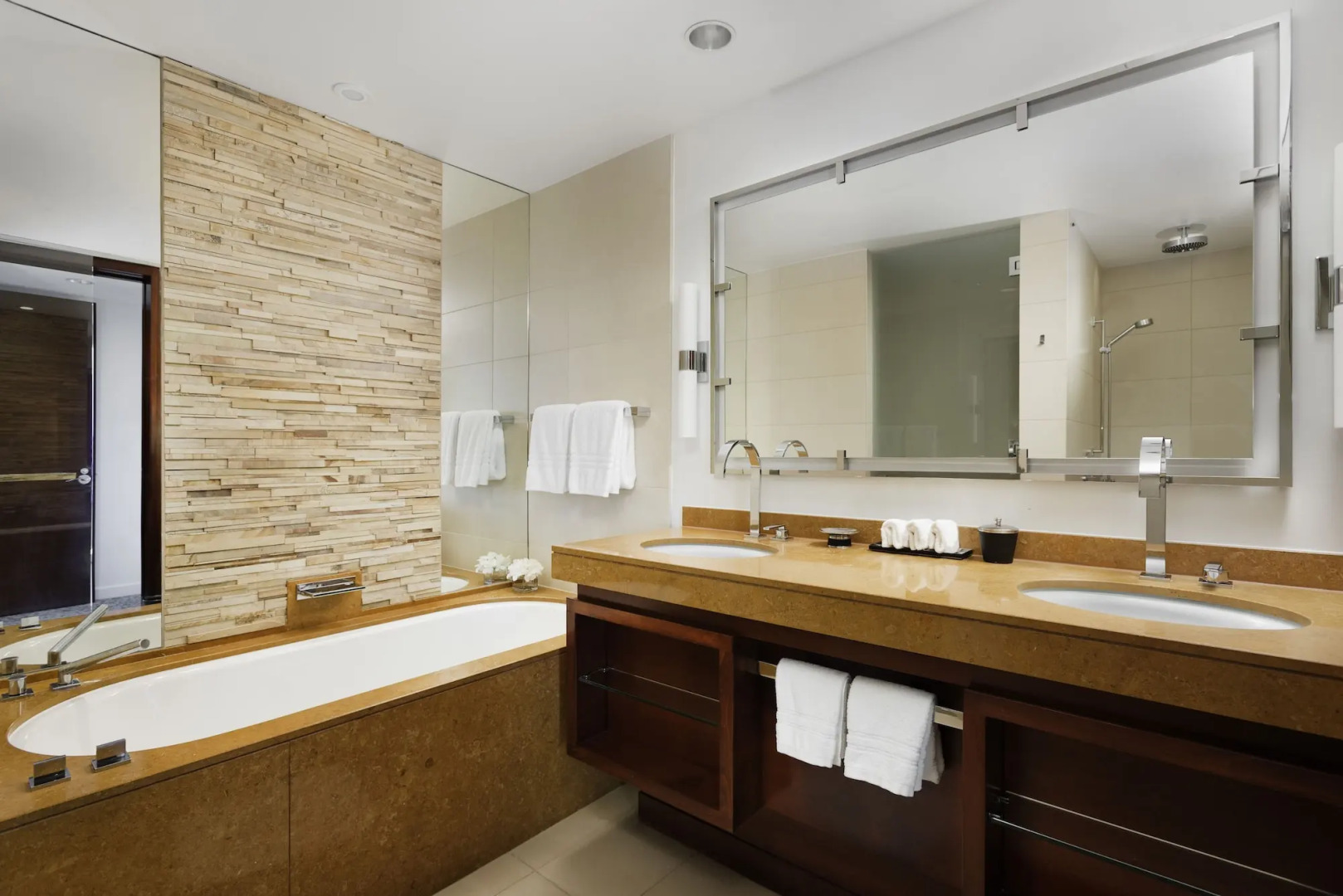 Отель Four Seasons Denver