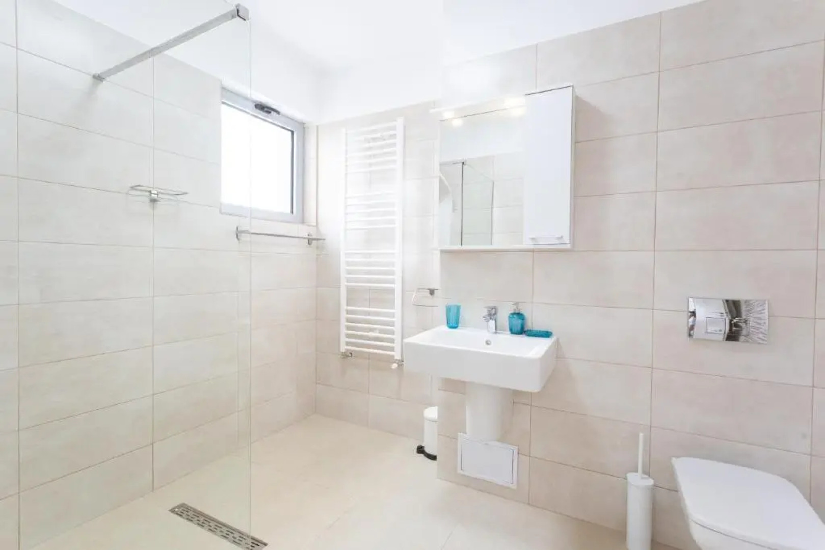 Sunny Olimp 3 ROOMS large apartment- by the sea