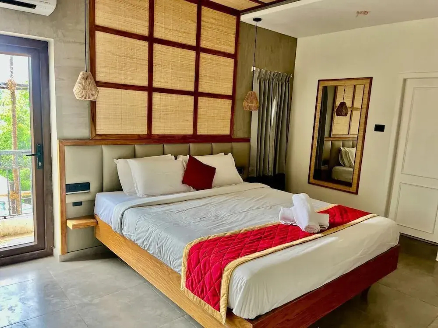 Castle Service Apartment