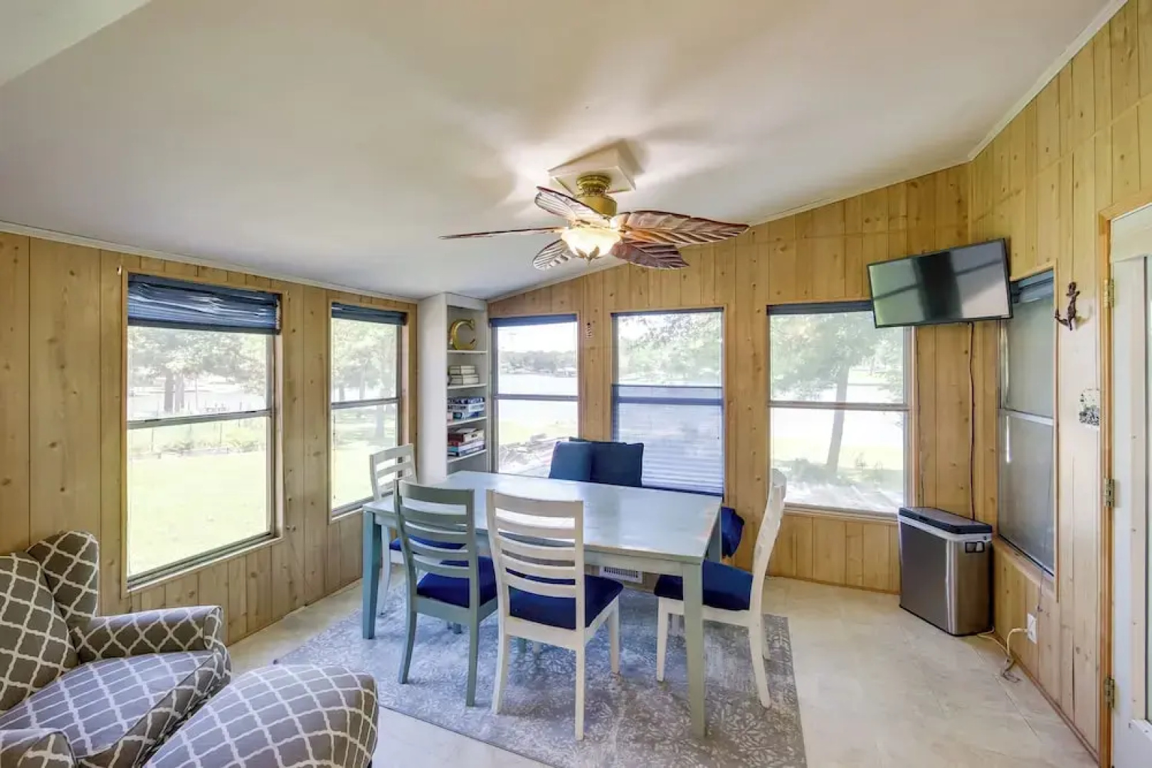Dock, Deck & Kayaks: Home on Cedar Creek Reservoir