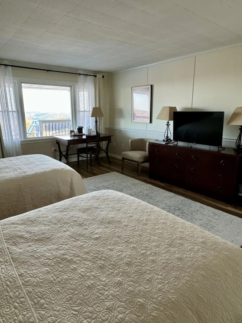 Whitcomb Summit Retreat