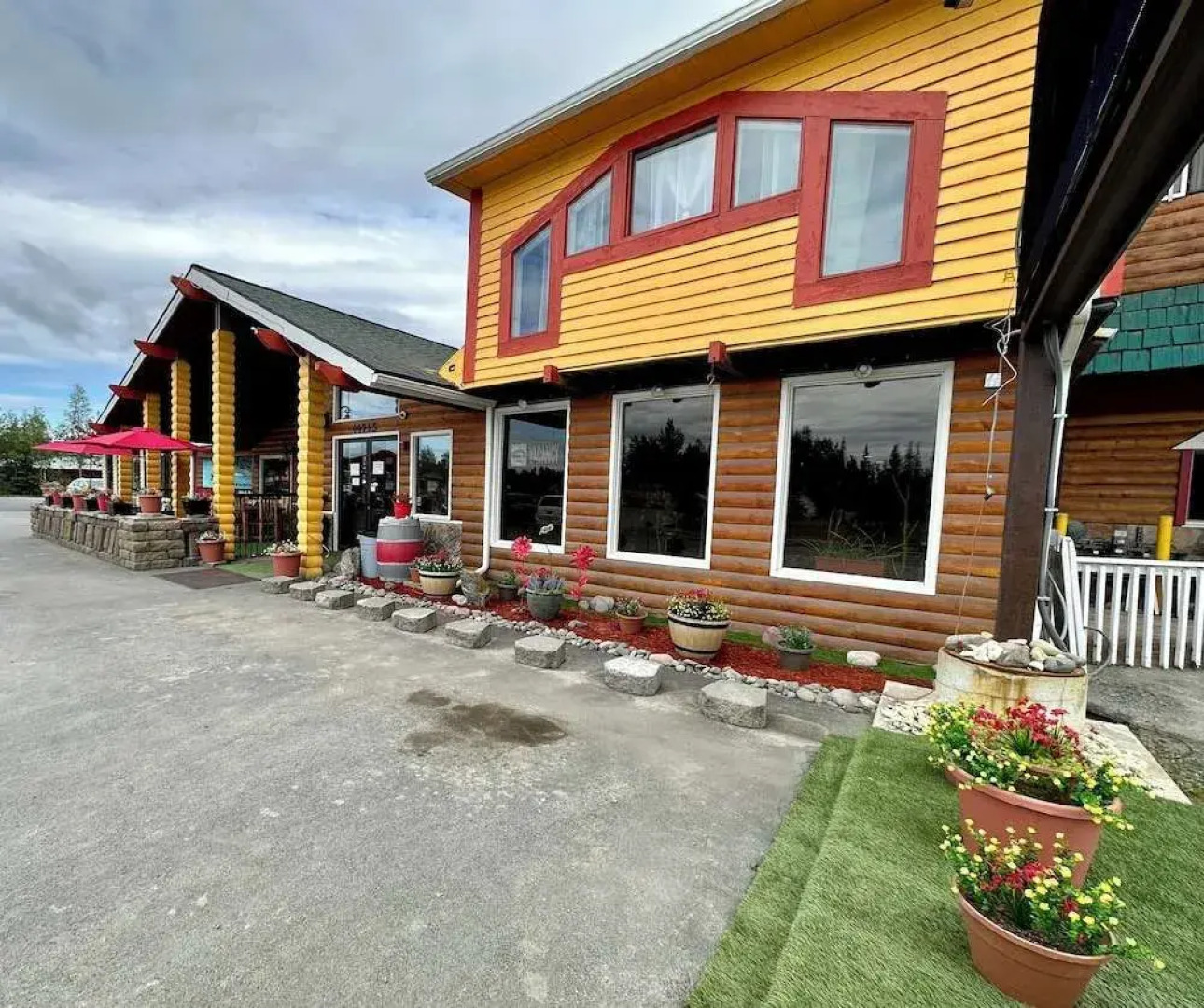 Hooligans Fishing Lodge