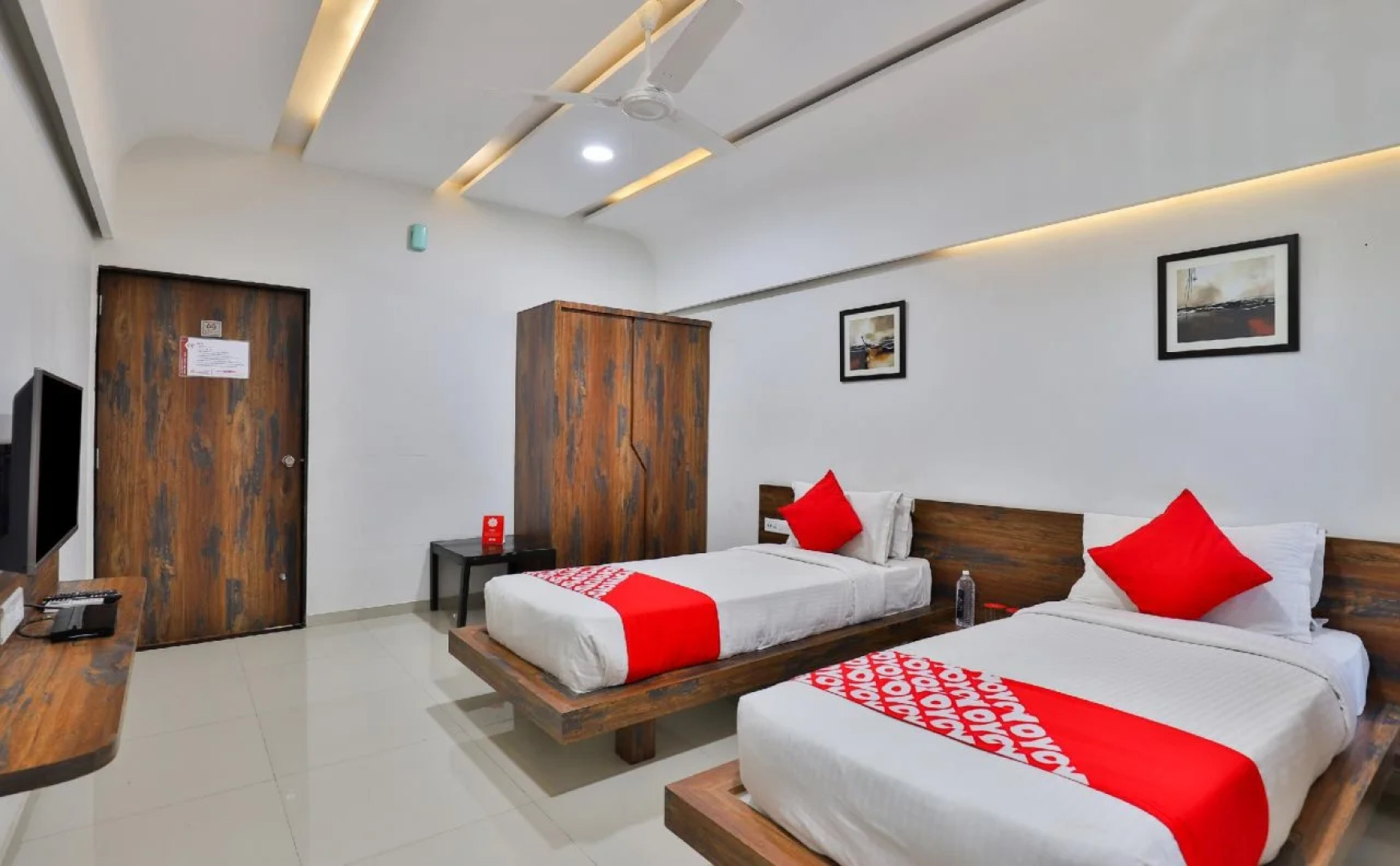 The Grand President By OYO Rooms
