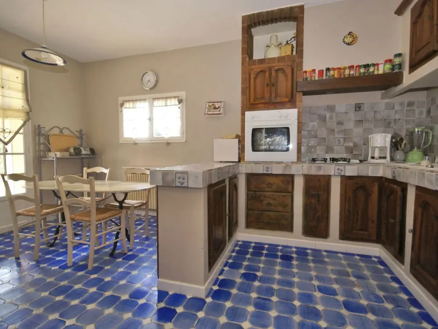 Comfy Holiday Home in Provence With Swimming Pool