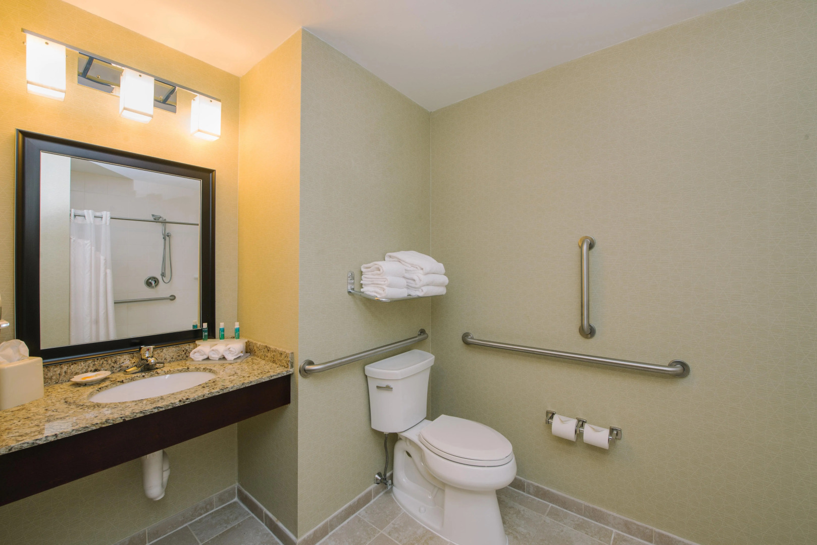 Holiday Inn Express & Suites Merrimack