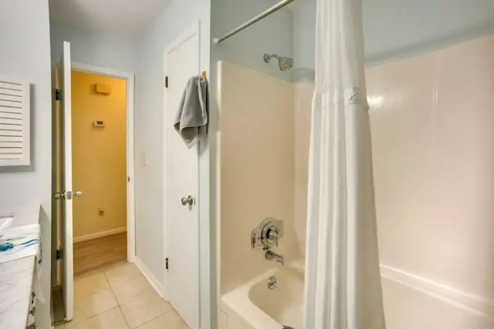 Downtown Home w/ Yard & BBQ - 6 Mi to Downtown!