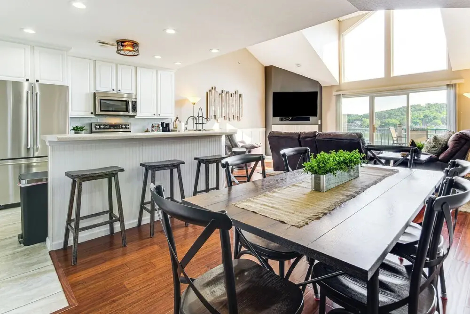 On-site Lake of the Ozarks Access: Camdenton Condo