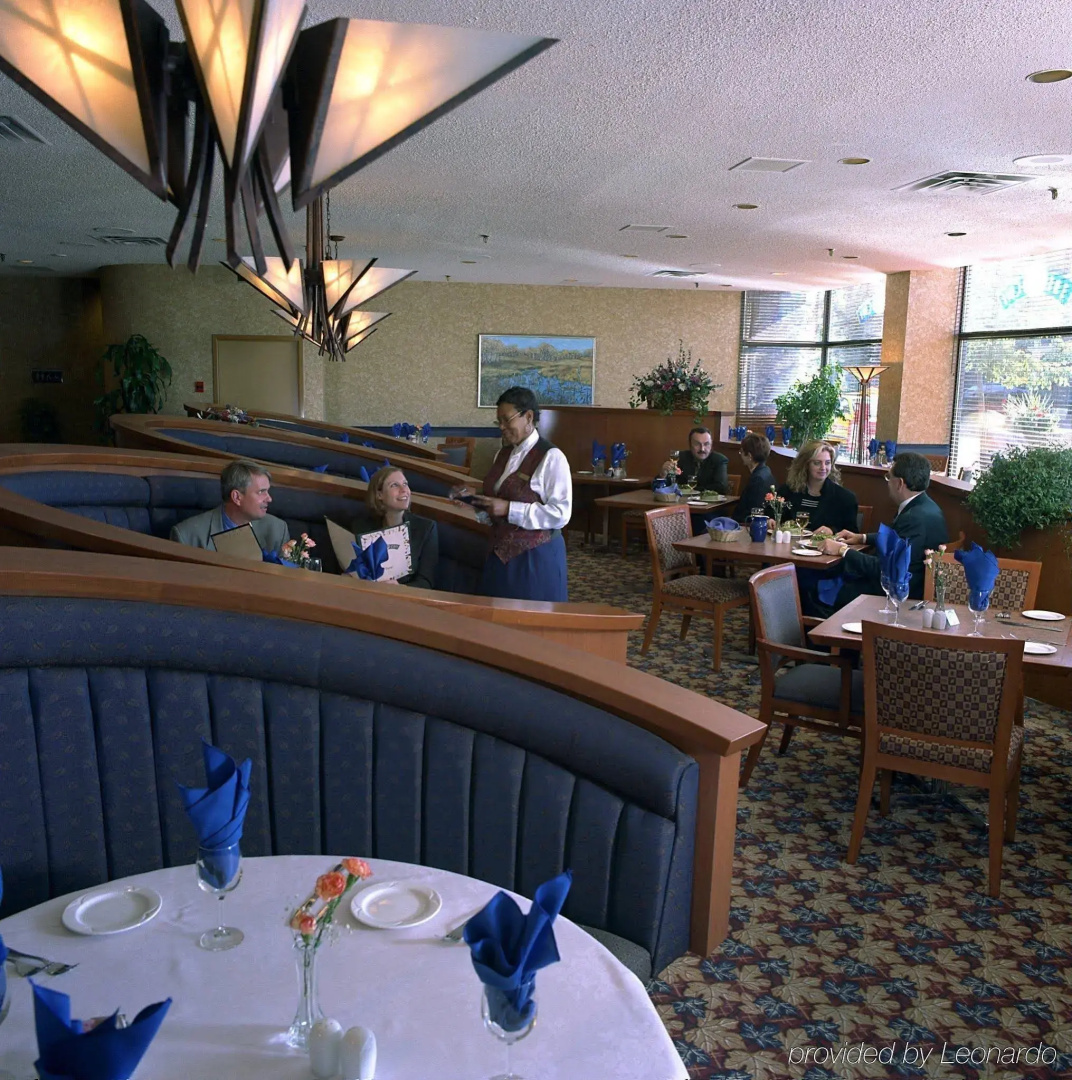 Coast Edmonton Plaza Hotel by APA