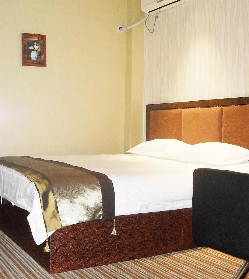 Communications Hotel