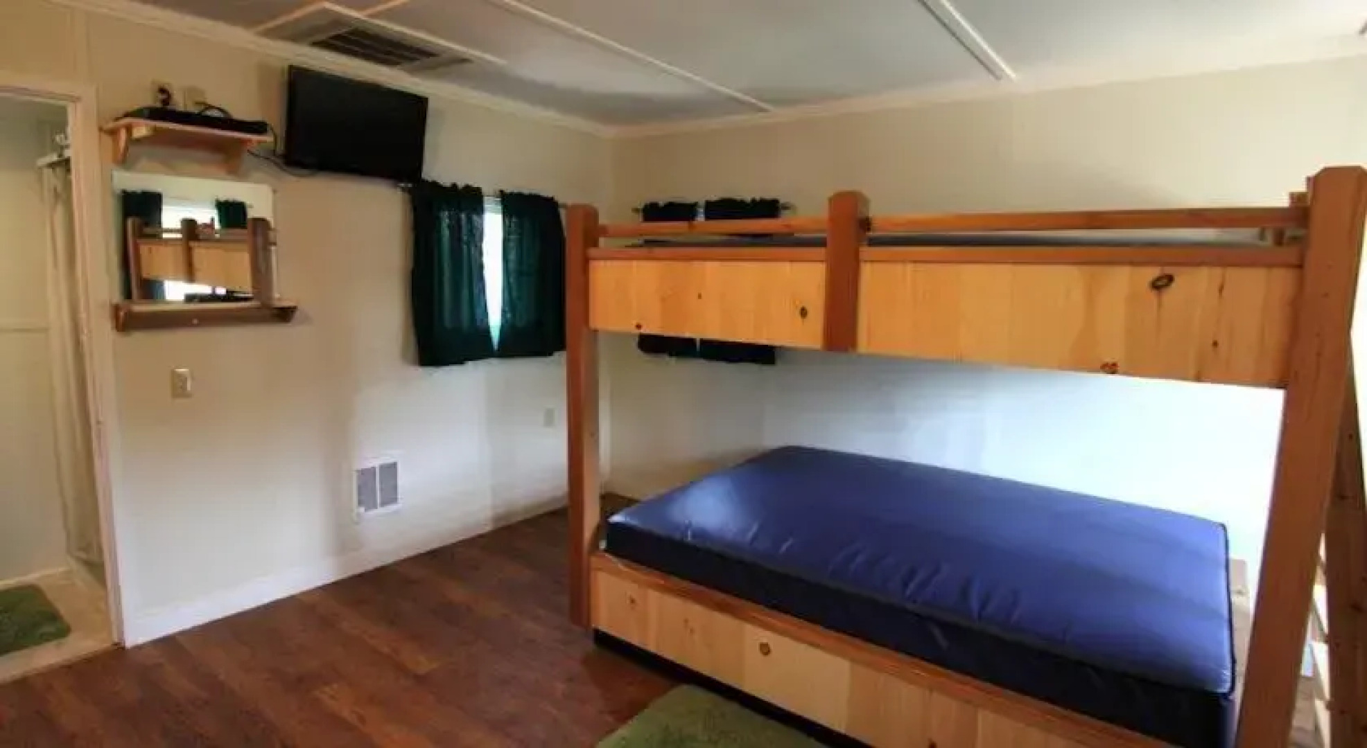 Mackinac Lakefront Cabin Rentals