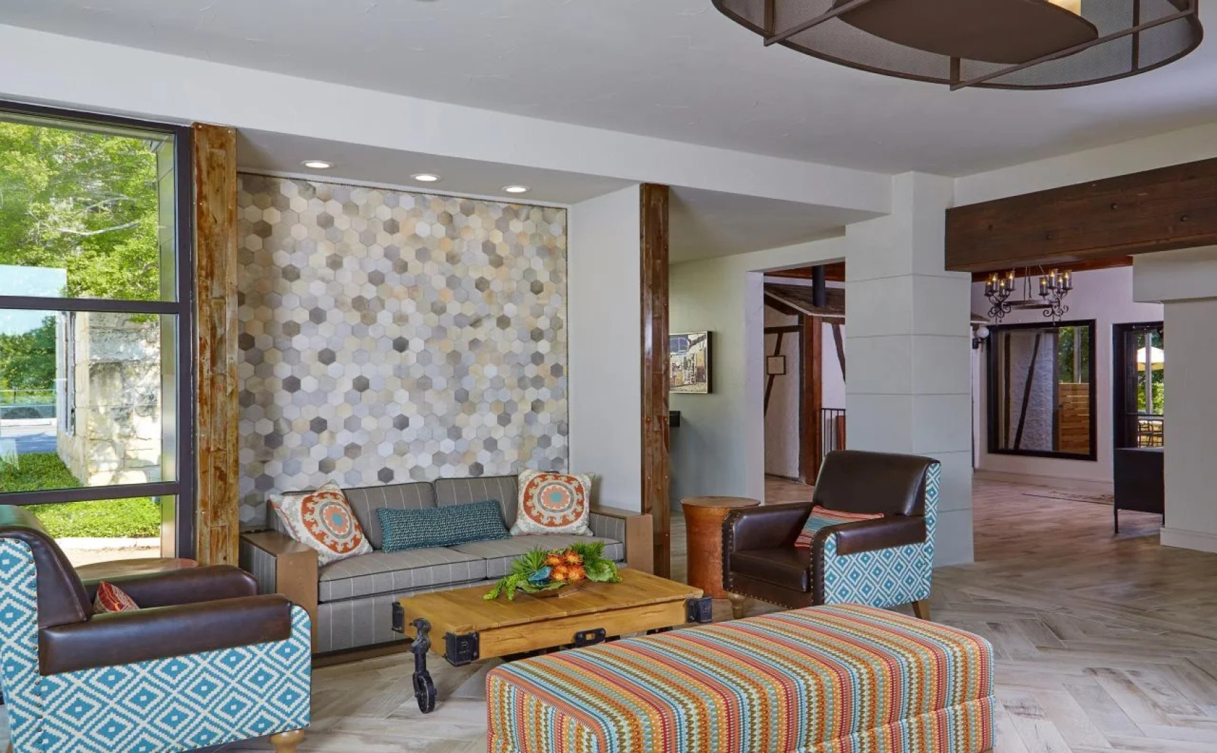 Fredericksburg Inn & Suites