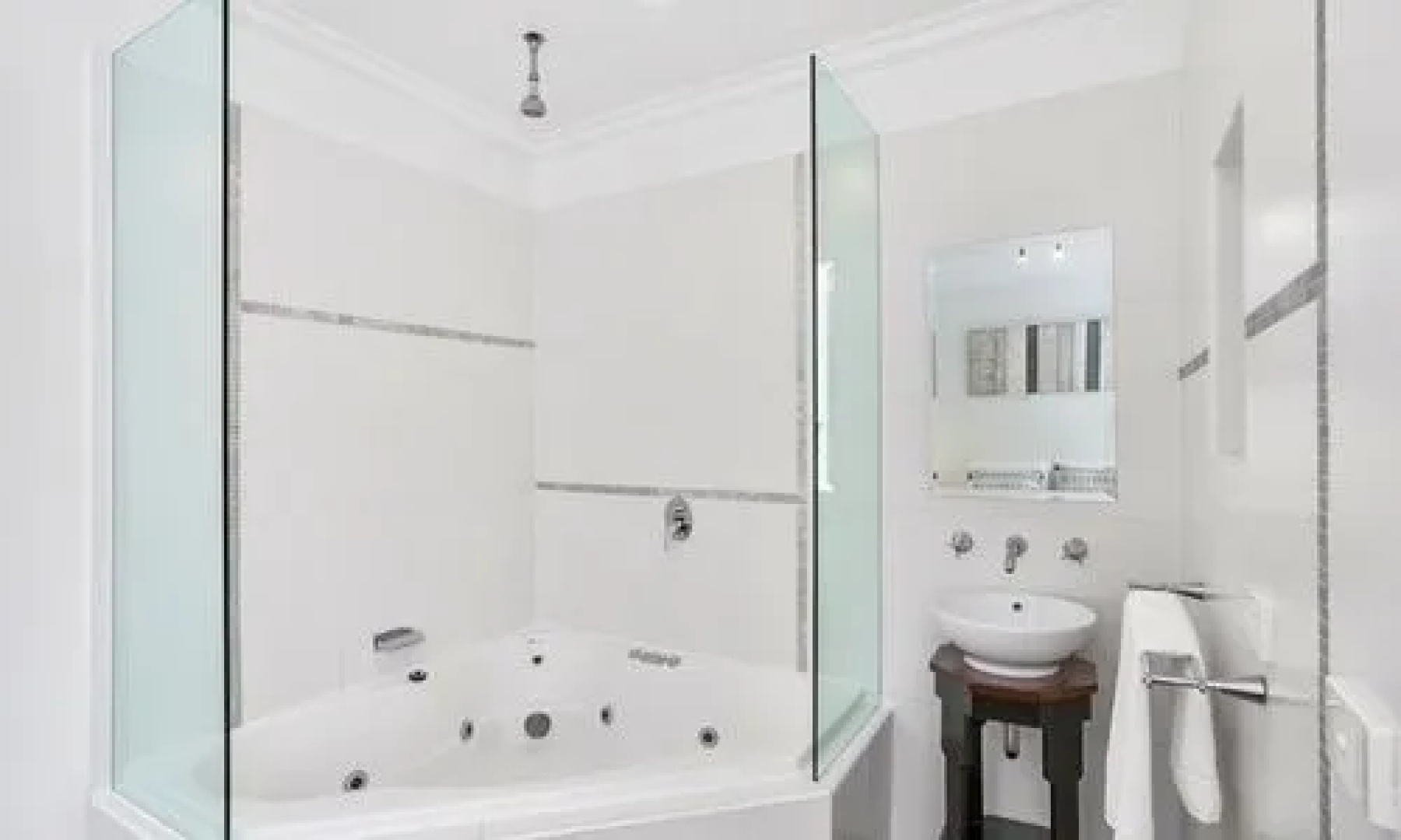 Lake Daylesford Apartment 2