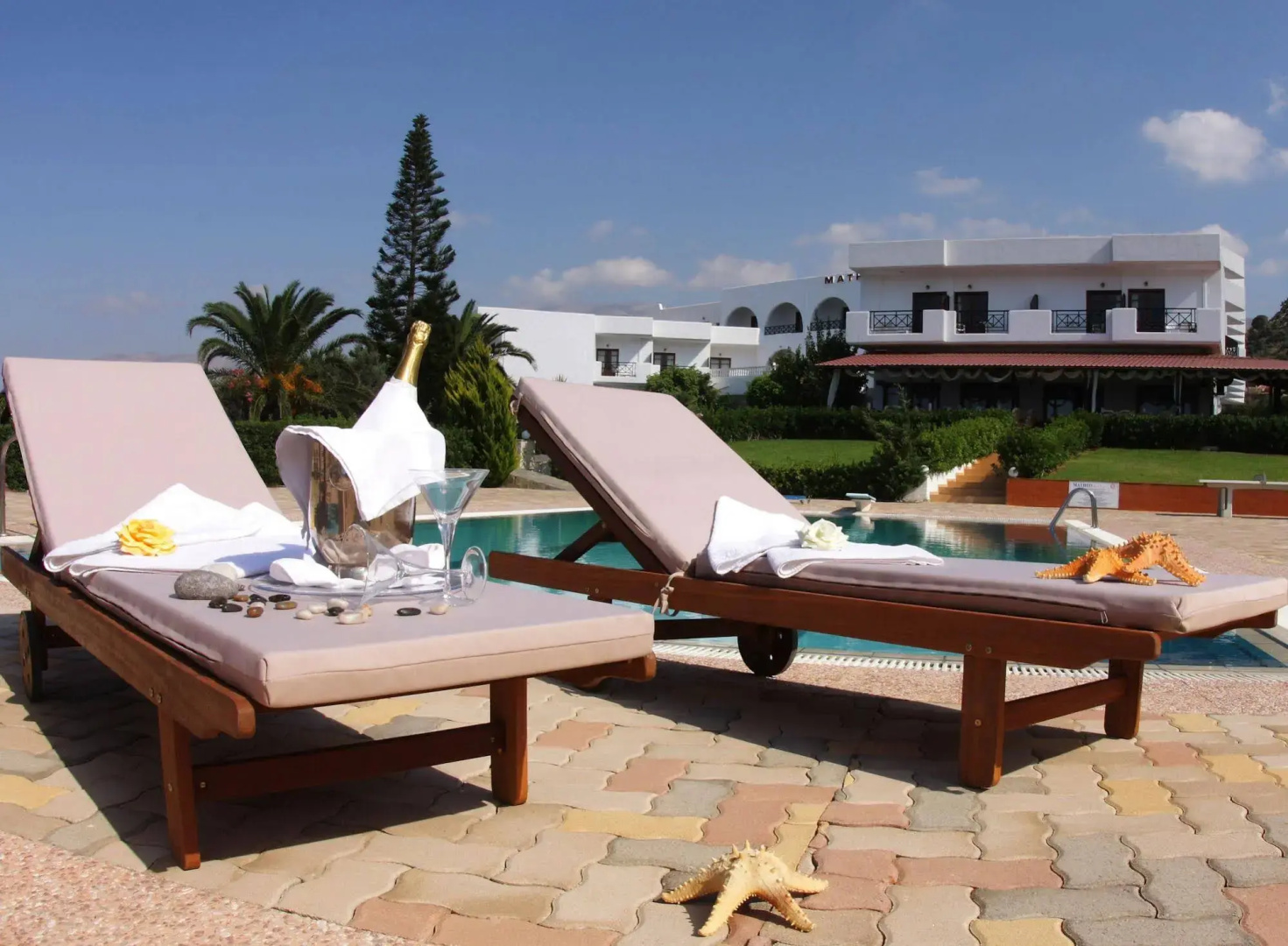 Hotel Matheo Villas & Suites
