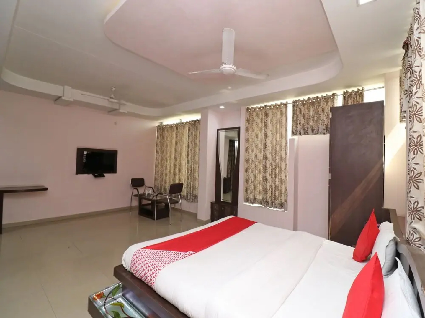 OYO 22872 Hotel Shivam Fort View