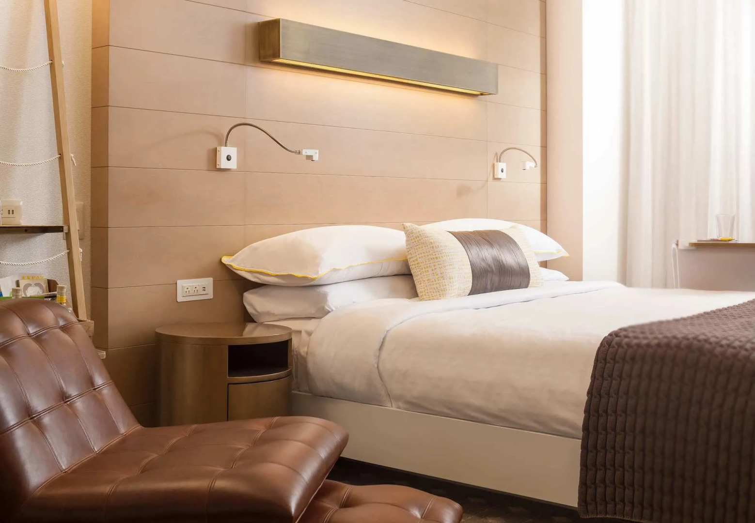 The Envoy Hotel, Autograph Collection