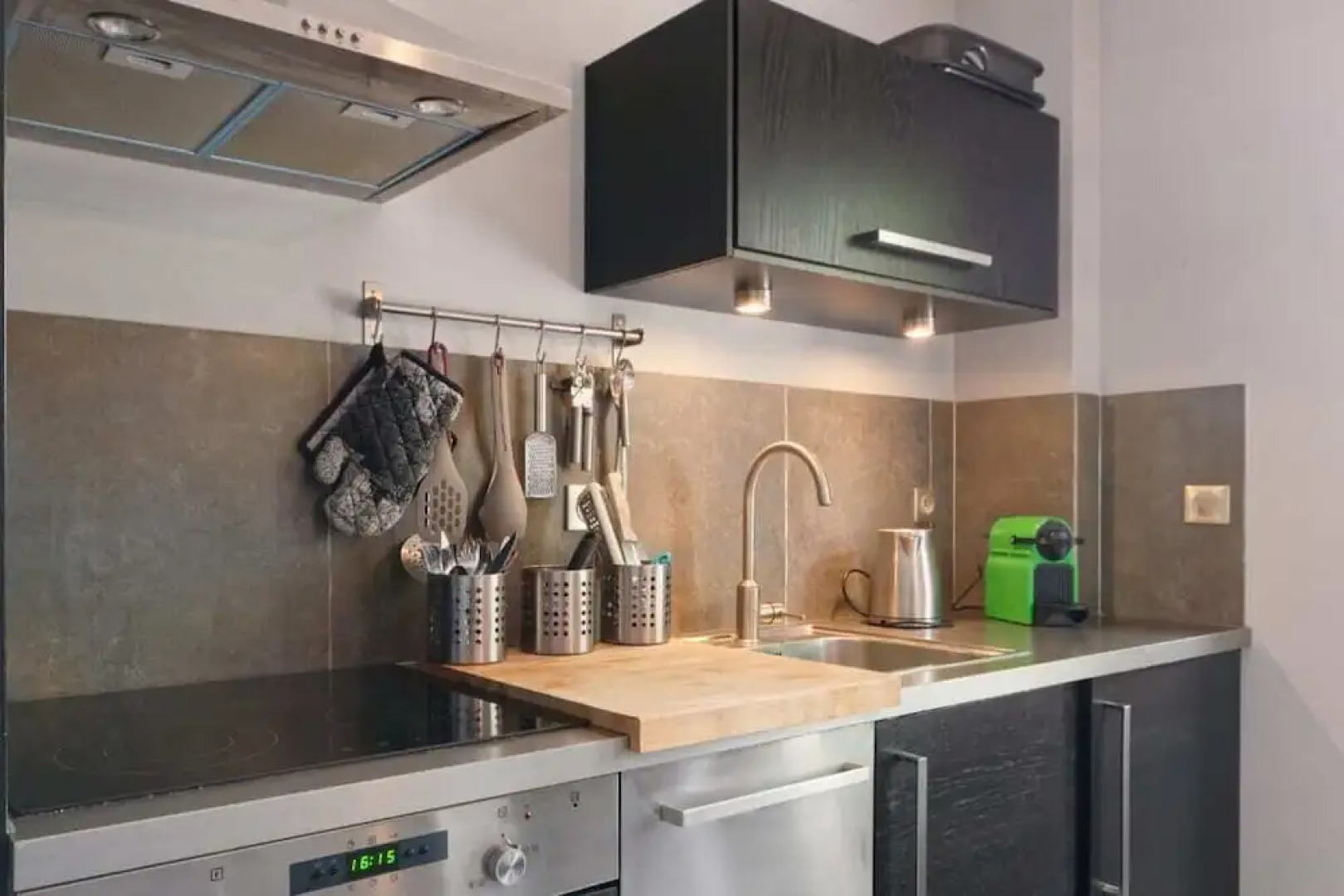 Ravel Private Apartment