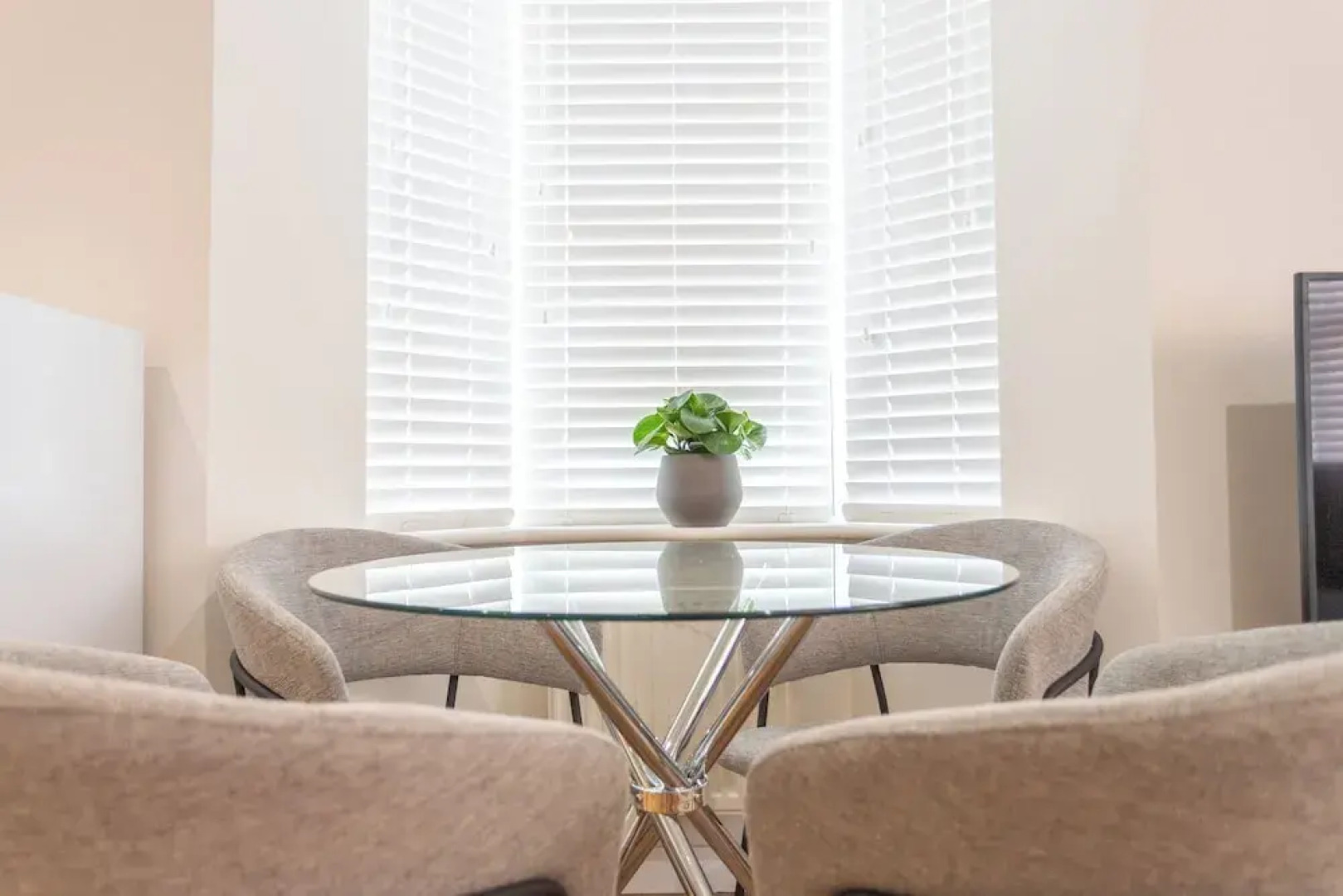 Bedford Meadows Apartment