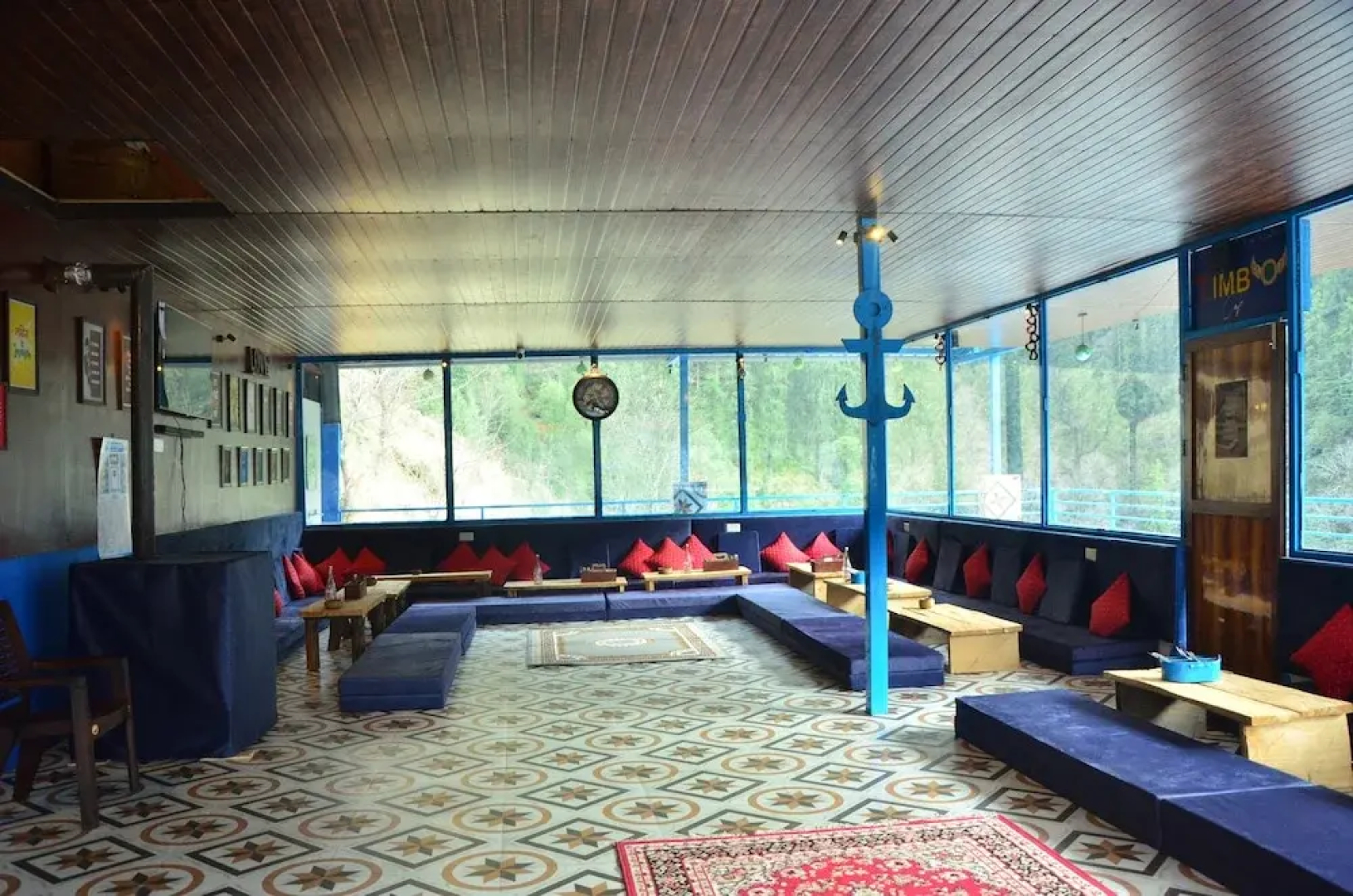 Limbo Cafe & Rooms