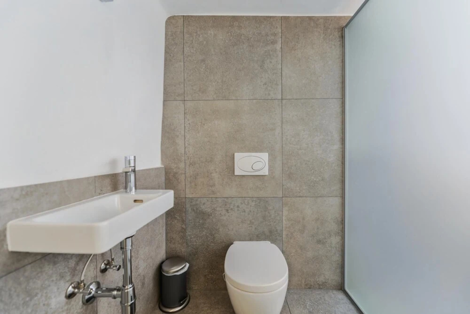 Penthouse With Private Loggia in the Historic Centre of D Rnstein