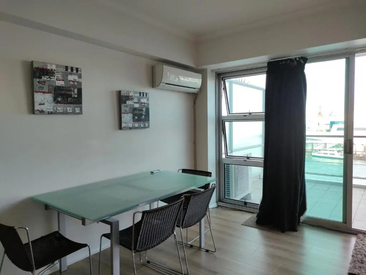 Sea View Princes Wharf Apartments