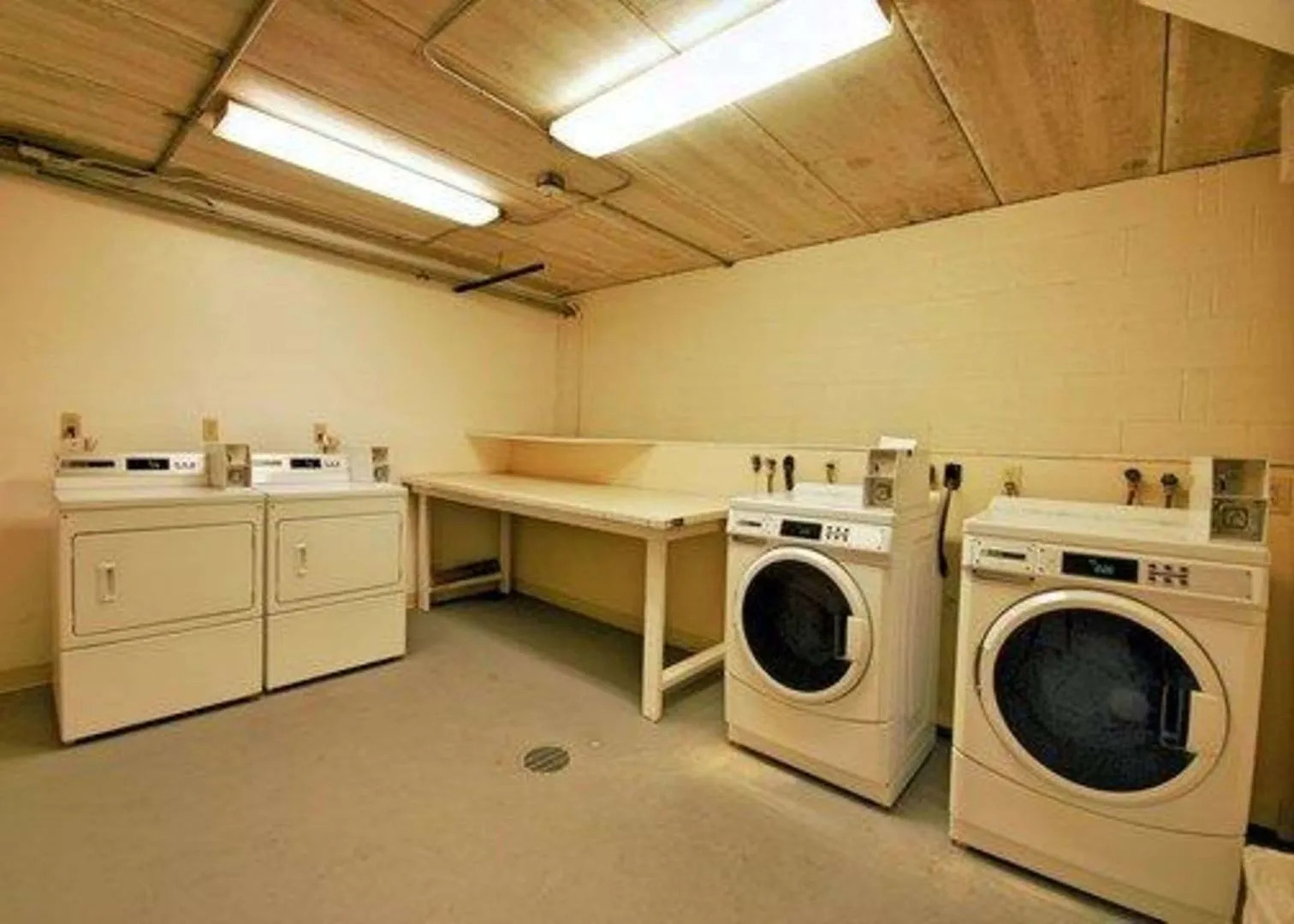 Gold Star Inn & Suites