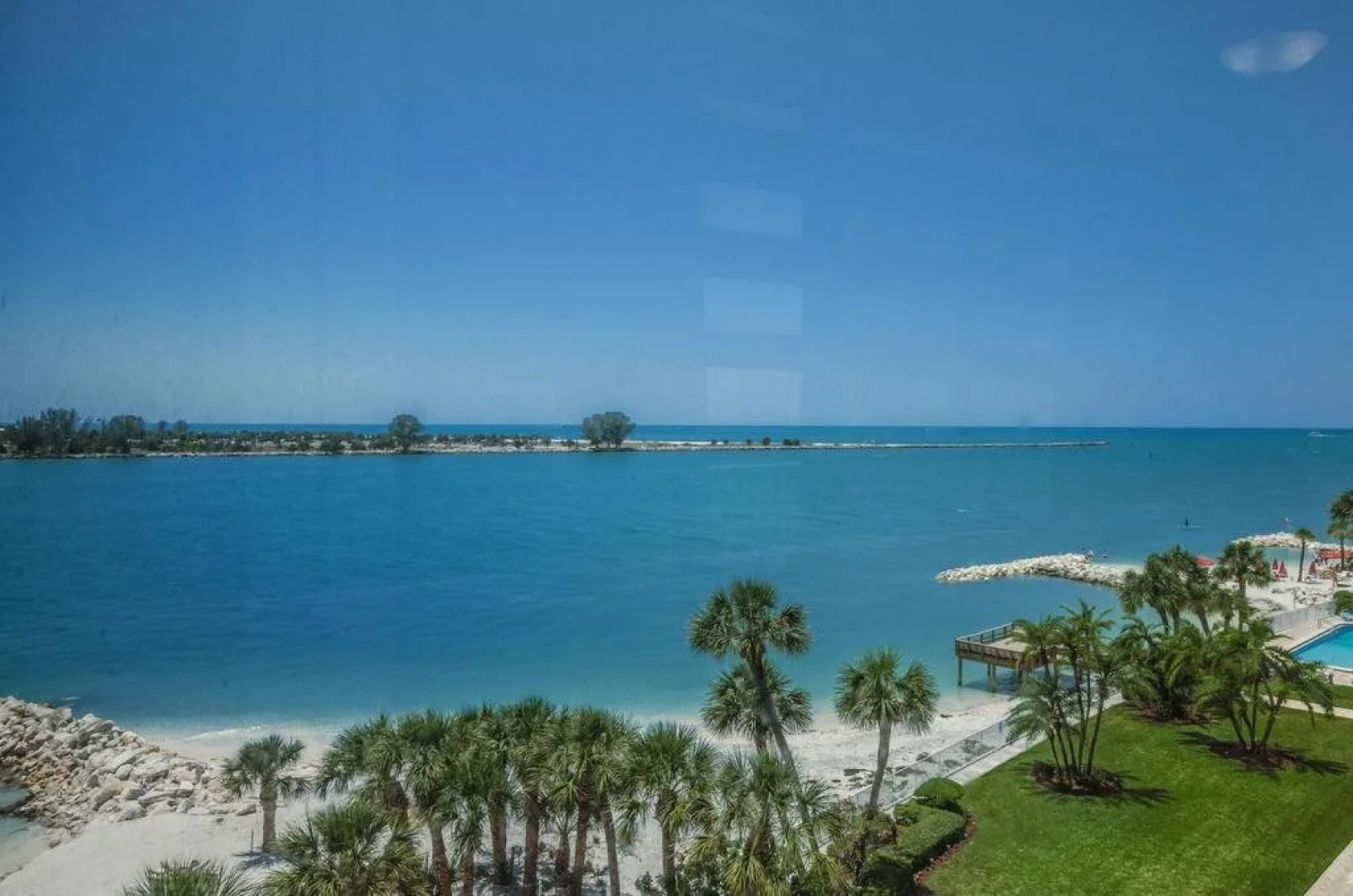 DreamView Beachfront Hotel & Resort